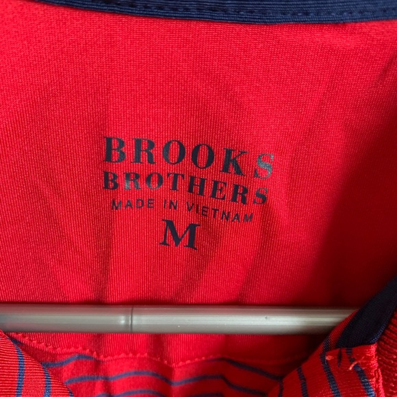 Brooks Brothers striped short sleeve shirt with three buttons. - Picture 3 of 4